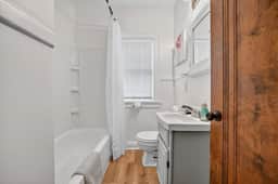 1br apt- heart of Uptown Maumee w/ fiber Wifi! #2