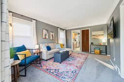 Cheerful & Clean 2br by TCC & Zoo! Fenced yard!