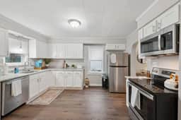 Charming 2br home on Swan Creek! Private office.