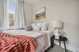 Charming 2br home on Swan Creek! Private office.