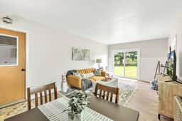 ★Downtown Perrysburg Bungalow w/ additional space★