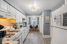 Historic yet updated 2br home- Downtown Rossford!