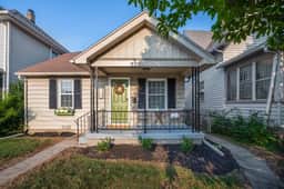 Historic yet updated 2br home- Downtown Rossford!