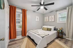 Historic yet updated 2br home- Downtown Rossford!
