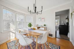 Appealing 2br Cape Cod w/ bonus rm & fiber Wi-Fi!
