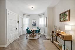 Boho abode Uptown Maumee by River-GREEN Side!