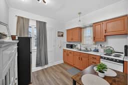 1br apt- heart of Uptown Maumee w/ fiber WiFi! #4