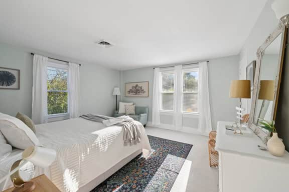 Prime Uptown Location! 2br charming historic home!