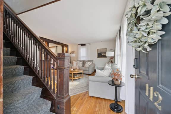 Prime Uptown Location! 2br charming historic home!