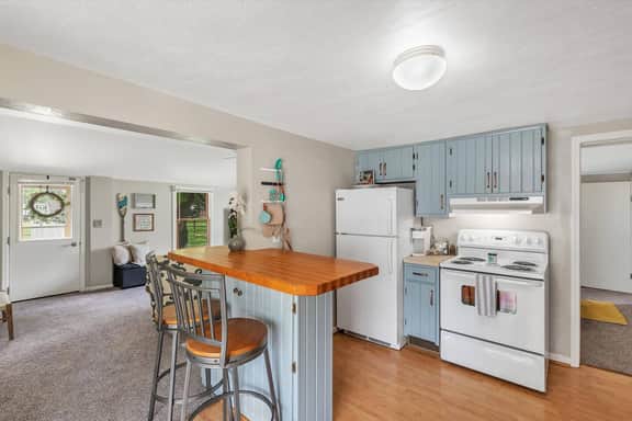 ★Uptown Maumee Renovated Cottage by the River★