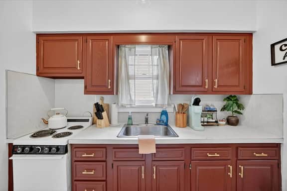 1br apt- heart of Uptown Maumee w/ fiber Wifi! #2