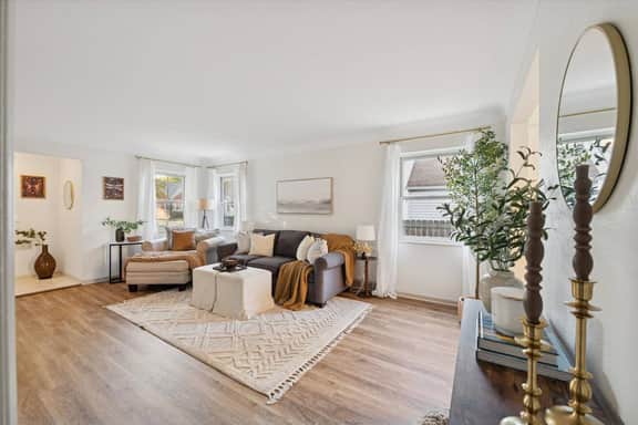 Elegant & inviting! 3br w/ private primary suite!