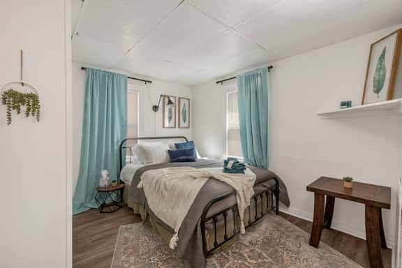 ★ Sylvania area cute 1 story home + guesthouse! ★
