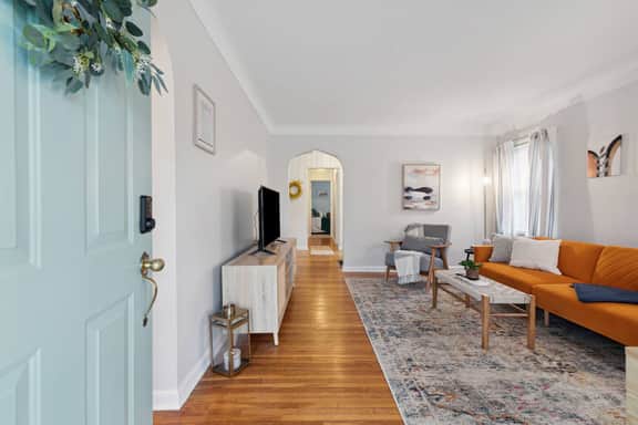 Vibrant & Colorful home w/ 2brs + Private office!