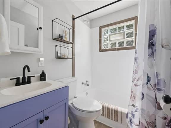 Adorable Maumee Ranch by River/Park-2br fast WiFi