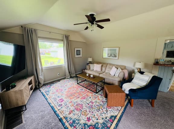★Uptown Maumee Renovated Cottage by the River★