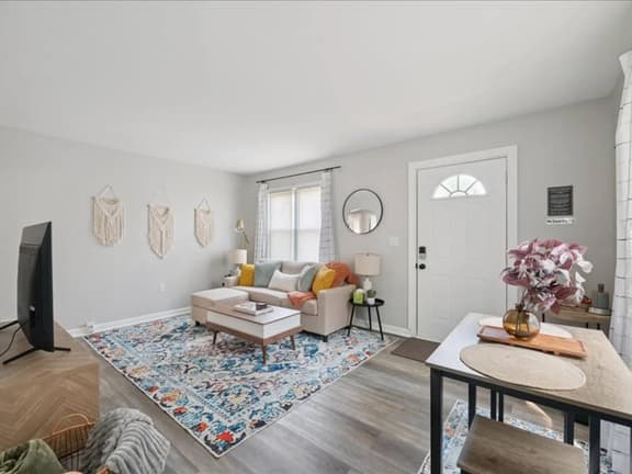 Adorable Maumee Ranch by River/Park-2br fast WiFi