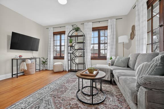 1br apt - heart of Uptown Maumee w/ Fiber WiFi. #3